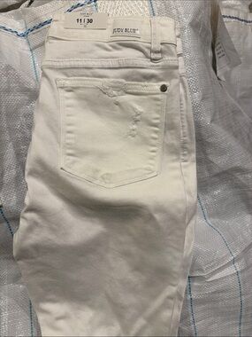 Judy Blue women’s White Skinny Jeans - Distressed Back Pocket